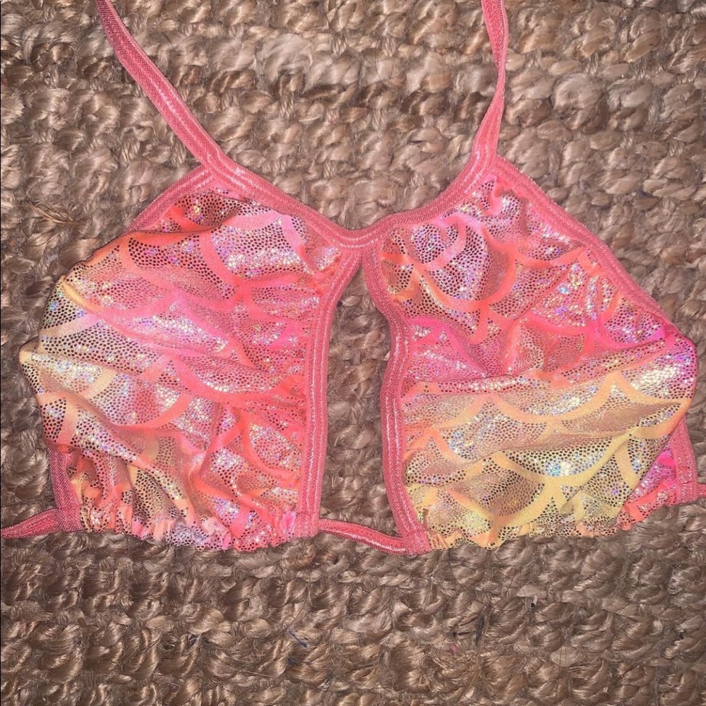Holographic Club exx peekaboo halter bikini 🤩 Size Medium.